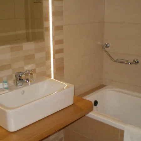 فندق Asteras لاريسا